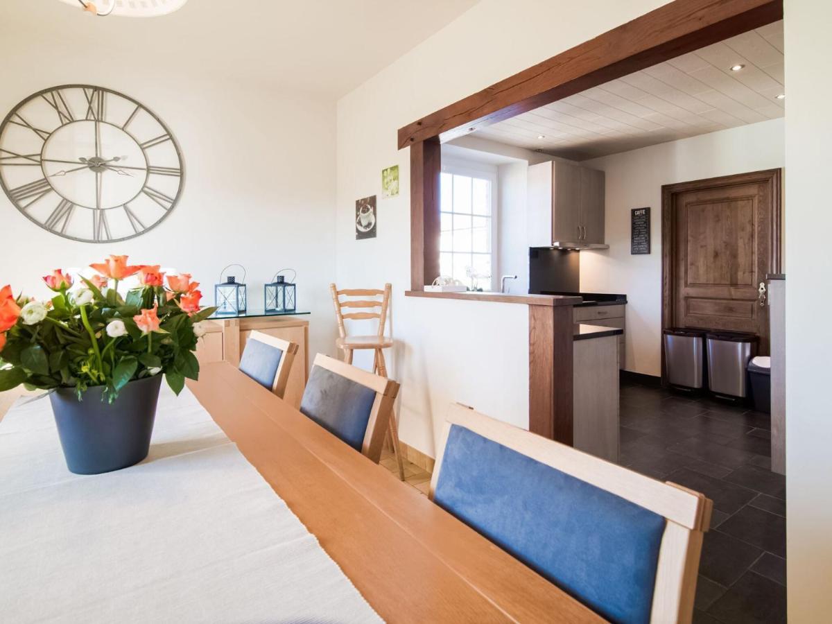 Pretty Farmhouse In Houffalize With Courtyard Eksteriør billede