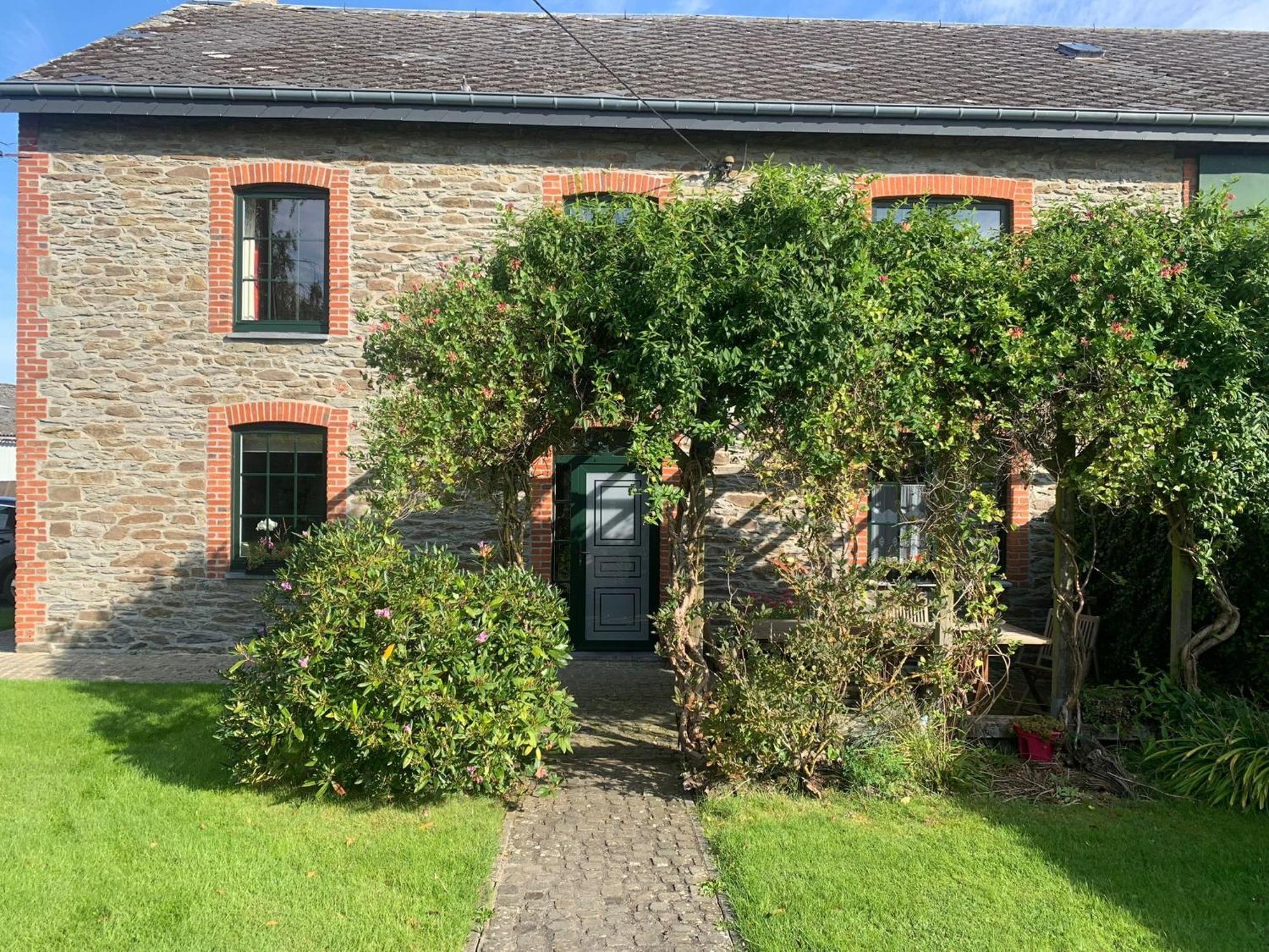 Pretty Farmhouse In Houffalize With Courtyard Eksteriør billede
