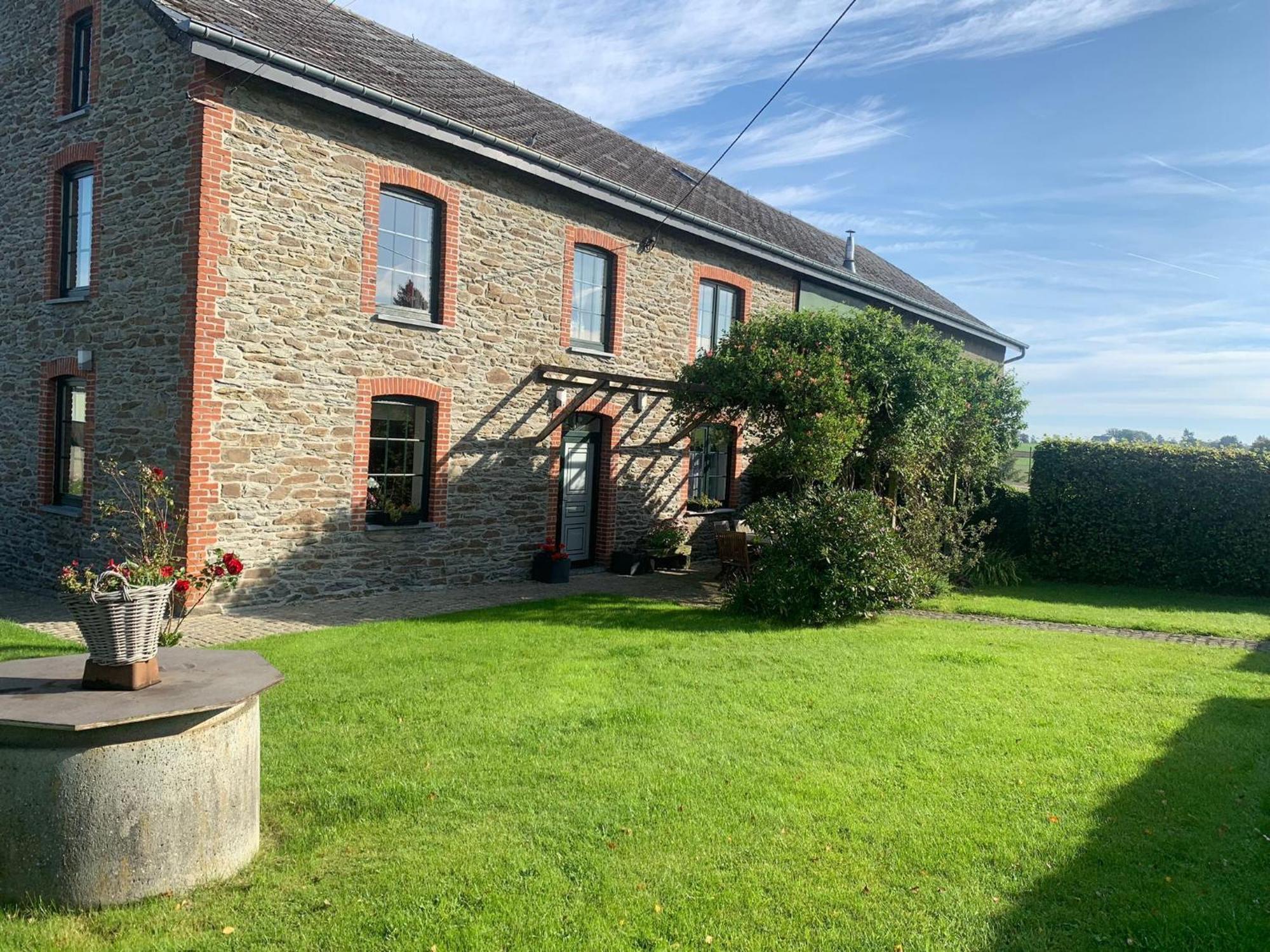 Pretty Farmhouse In Houffalize With Courtyard Eksteriør billede
