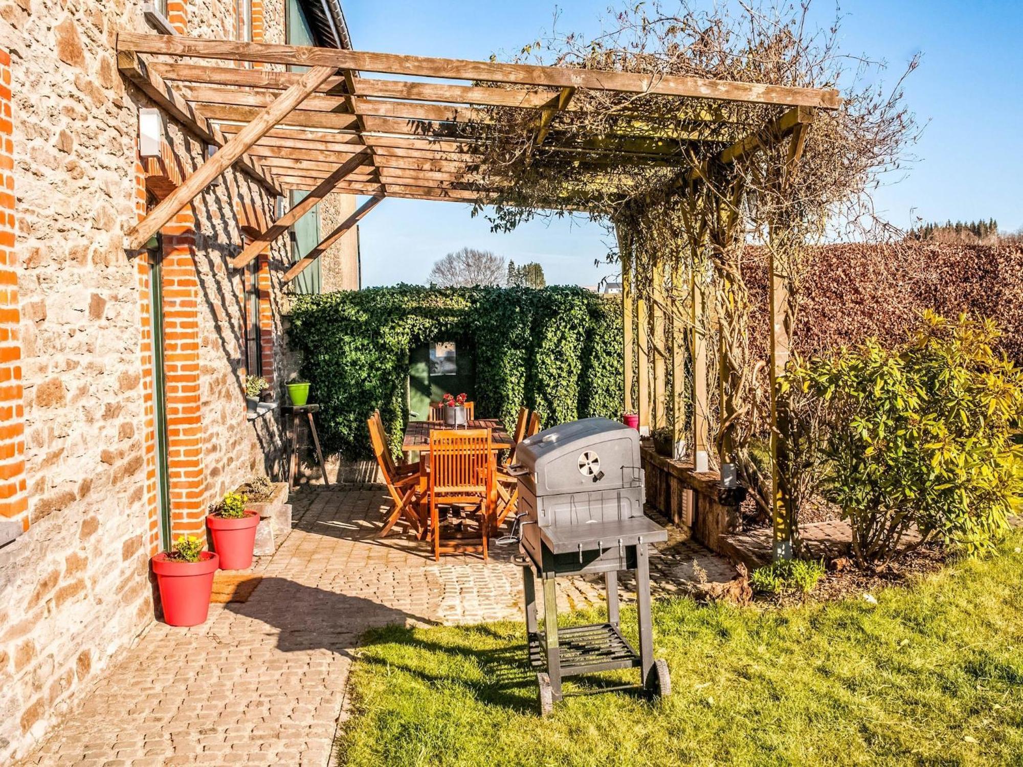 Pretty Farmhouse In Houffalize With Courtyard Eksteriør billede