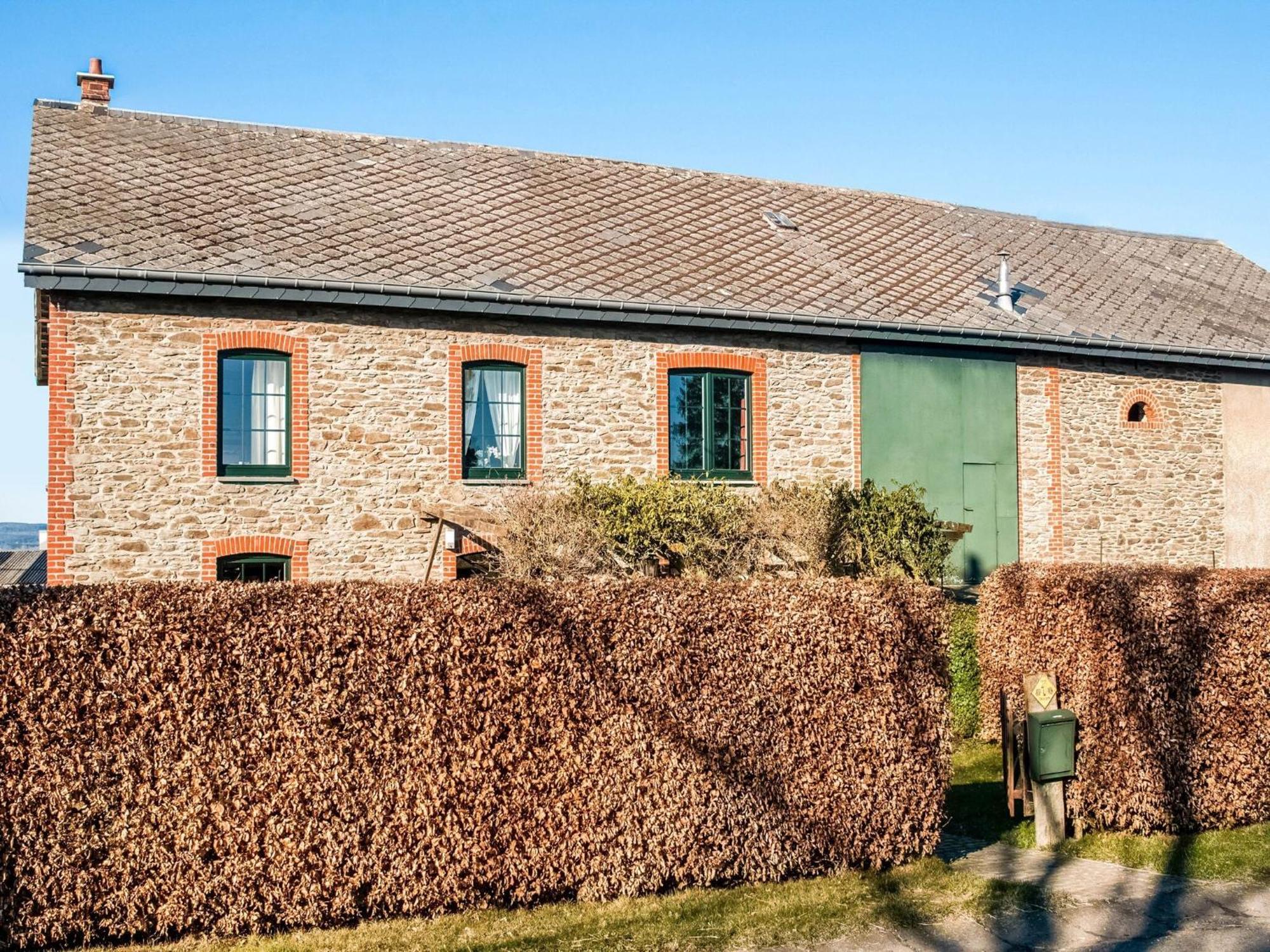 Pretty Farmhouse In Houffalize With Courtyard Eksteriør billede